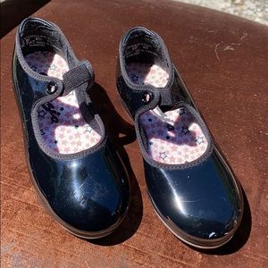 Capezio black tap shoes